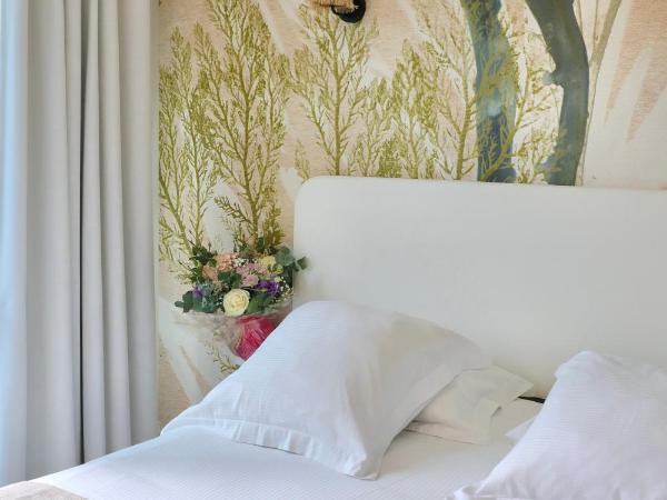 Le Suffren Hôtel : photo 3 de la chambre chambre double - vue sur canal