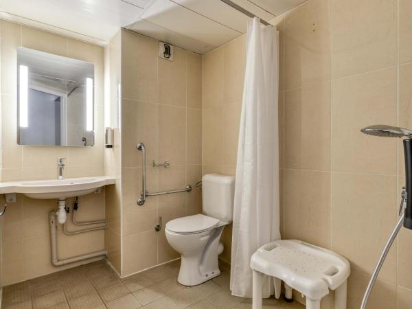 B&B HOTEL Béziers : photo 3 de la chambre chambre double - accessible aux personnes à mobilité réduite 