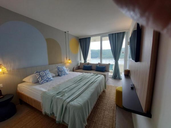 Rabac Sunny Hotel & Residence : photo 3 de la chambre chambre côté mer pour 2+1 personnes