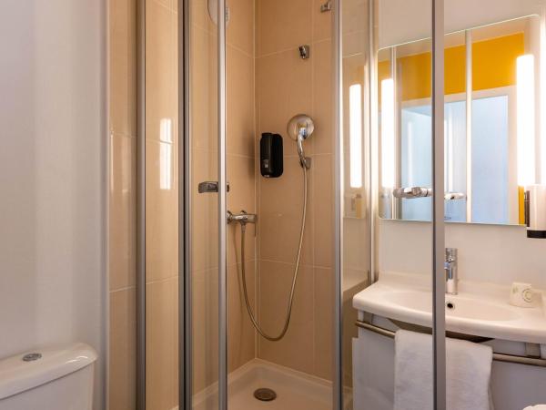 B&B HOTEL Grenoble Centre Verlaine : photo 2 de la chambre chambre double standard - non-fumeurs