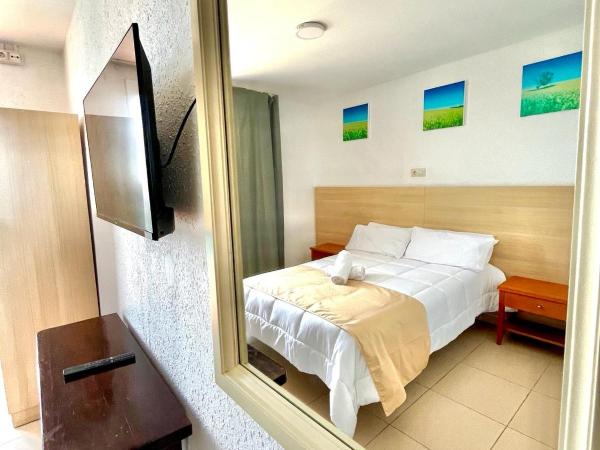 Hostal Mozaik Playa : photo 3 de la chambre chambre double avec balcon