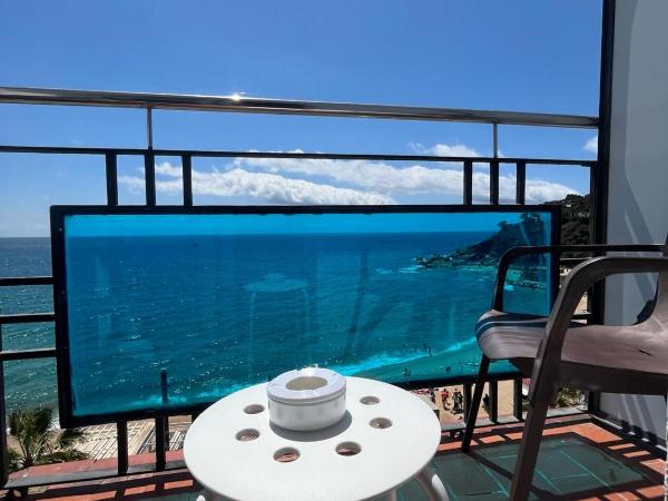 Hostal Mozaik Playa : photo 1 de la chambre chambre double avec balcon