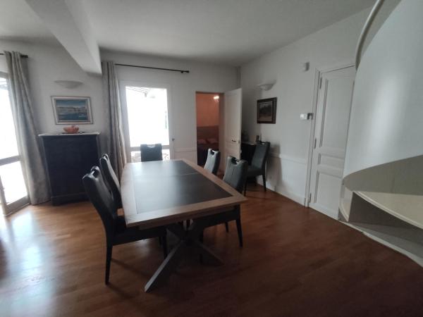 CHAMBRE 1 CALME PROCHE GARE, CENTRE VILLE et FESTIVAL : photo 5 de la chambre chambre double