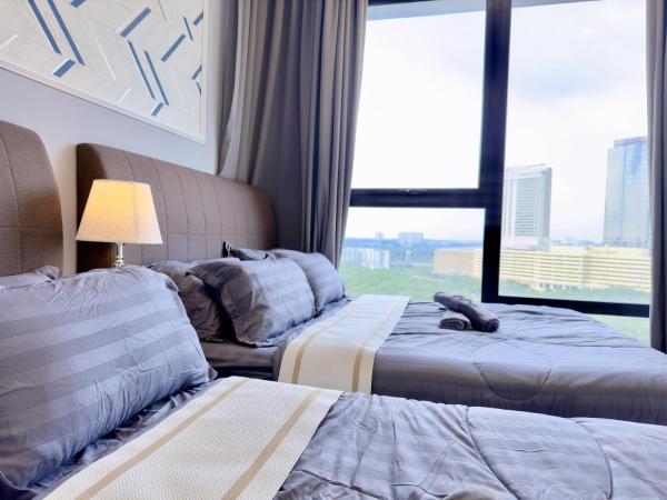 MidValley Southkey Mosaic 6-9pax Netflix-SmartTV70inch : photo 8 de la chambre appartement supérieur 2 chambres