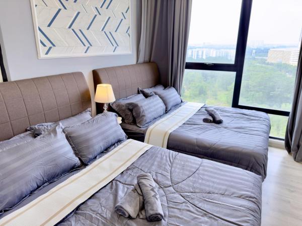 MidValley Southkey Mosaic 6-9pax Netflix-SmartTV70inch : photo 6 de la chambre appartement supérieur 2 chambres