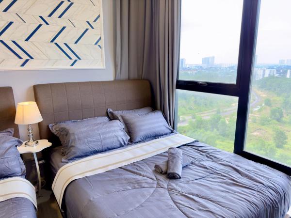 MidValley Southkey Mosaic 6-9pax Netflix-SmartTV70inch : photo 7 de la chambre appartement supérieur 2 chambres