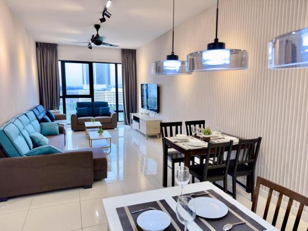 MidValley Southkey Mosaic 6-9pax Netflix-SmartTV70inch : photo 4 de la chambre appartement supérieur 2 chambres