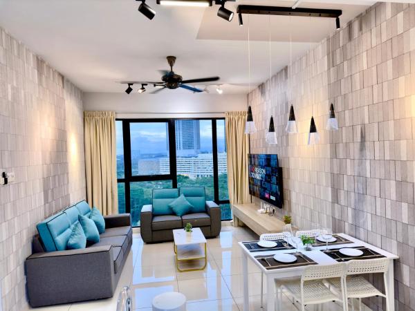 MidValley Southkey Mosaic 6-9pax Netflix-SmartTV70inch : photo 3 de la chambre appartement supérieur 2 chambres