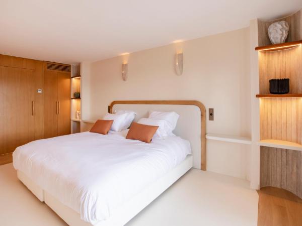 Tinah Saint-Tropez : photo 4 de la chambre chambre exécutive avec terrasse - vue sur mer