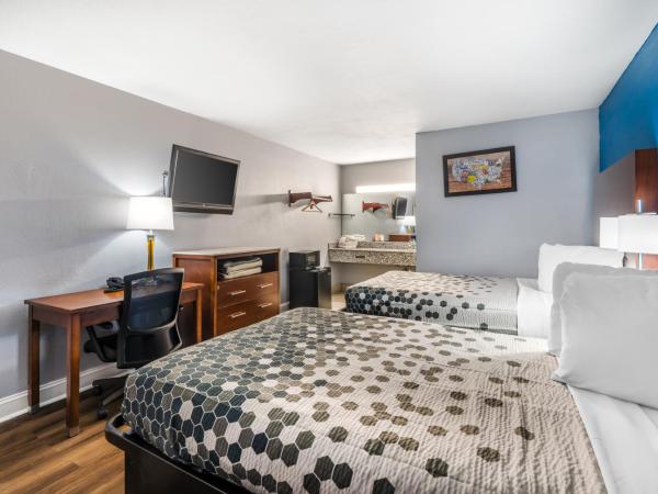 Econo Lodge Inn & Suites I-64 & US 13 : photo 4 de la chambre chambre double avec 2 lits doubles - fumeurs