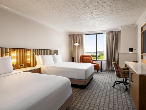 Crowne Plaza Louisville Airport Expo Ctr, an IHG Hotel : photo 7 de la chambre suite 1 chambre avec 2 lits queen-size