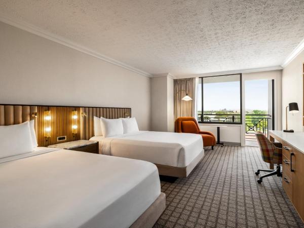 Crowne Plaza Louisville Airport Expo Ctr, an IHG Hotel : photo 4 de la chambre chambre avec 2 lits queen-size et balcon - non-fumeurs