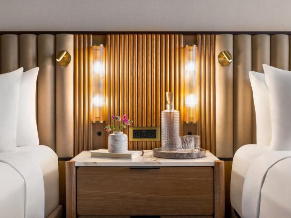 Crowne Plaza Louisville Airport Expo Ctr, an IHG Hotel : photo 4 de la chambre chambre standard avec 2 lits queen-size