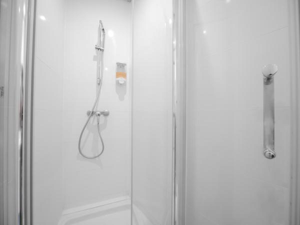 City Inn Paris : photo 5 de la chambre lit dans dortoir mixte de 4 lits