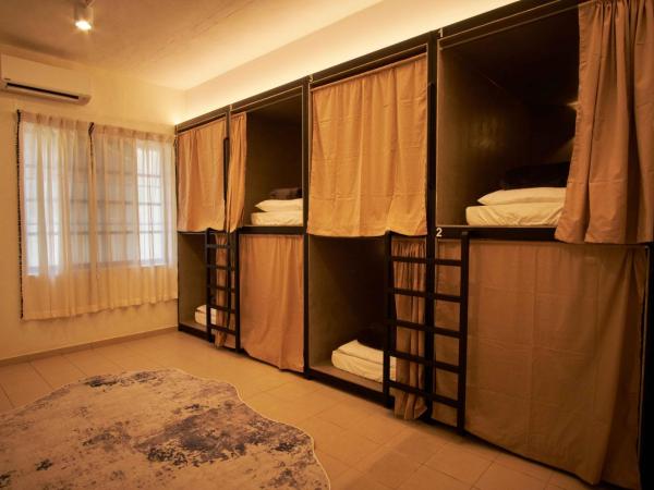 Some Place Else : photo 2 de la chambre dortoir mixte de 8 lits