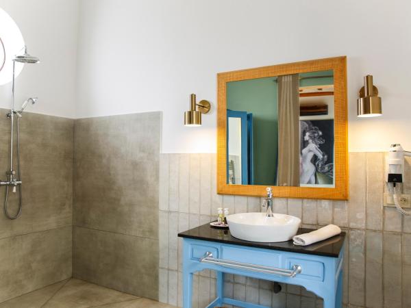 Riad Tamayourt Ocean View & piscine chauffée à 30 : photo 3 de la chambre chambre lit queen-size deluxe