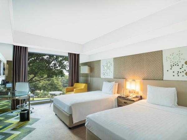 Courtyard by Marriott Agra : photo 3 de la chambre deluxe twin room with 15% discount on food, beverages and spa | 1+1 on select alcoholic beverages (6:00pm to 8:00pm at onyx bar)