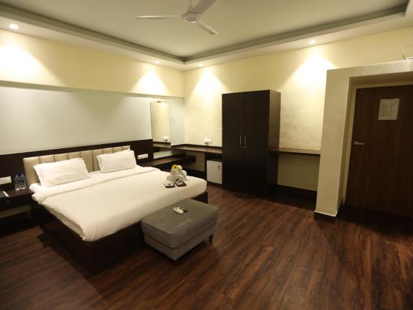 Sai Park Inn by UMRB - Mumbai Airport : photo 2 de la chambre suite familiale avec balcon