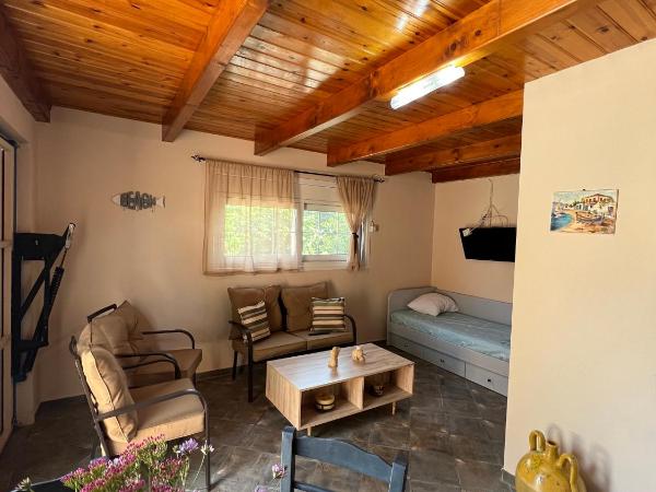 Nisaki Mathraki B&B : photo 3 de la chambre studio familial