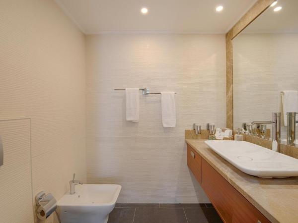 Manastir Hotel & Suites : photo 7 de la chambre suite deluxe avec baignoire spa
