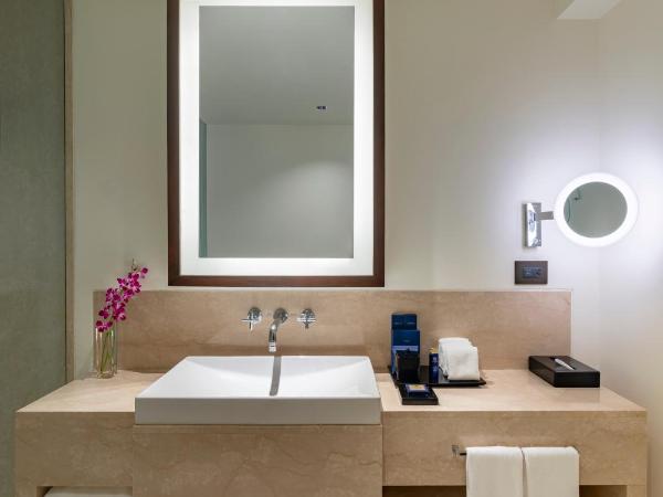 The Oberoi Mumbai : photo 4 de la chambre  premier bay view rooms