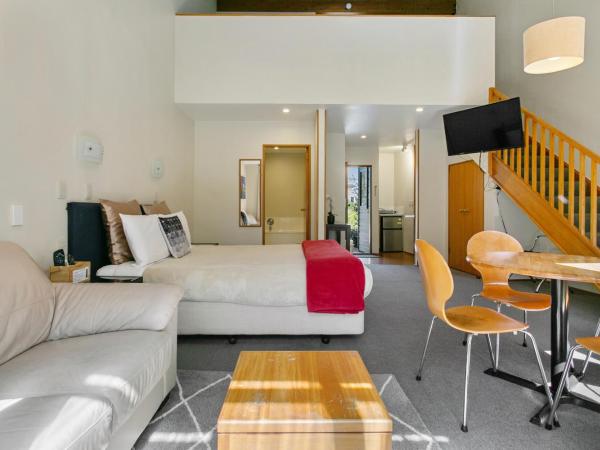 Cascades Lakefront Motel : photo 10 de la chambre logement familial standard (5 personnes)