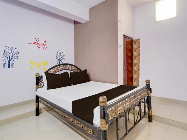 SPOT ON Hotel Aaraadhya Residency : photo 5 de la chambre chambre triple classique