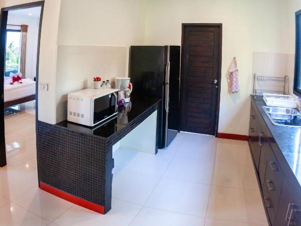 White Flower Lanta : photo 10 de la chambre appartement - vue sur piscine 