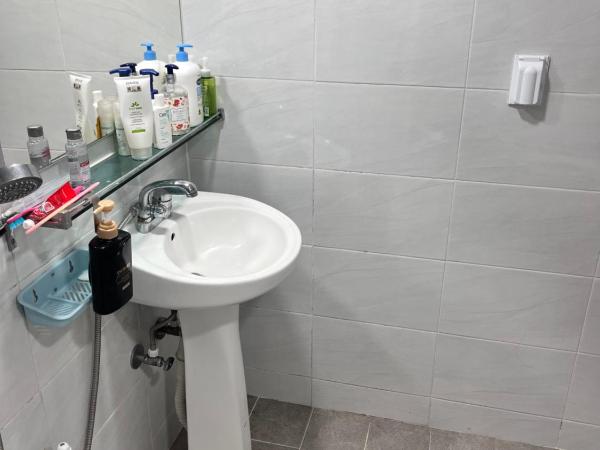 Bueno Day - Near Hongdae & Historic Sites : photo 7 de la chambre chambre lits jumeaux standard