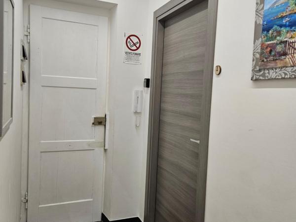 House LeoMar di Sara : photo 9 de la chambre chambre double avec salle de bains privative