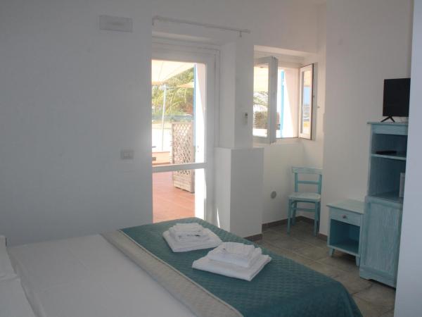 Vel Marì - Rooms on the Beach : photo 8 de la chambre chambre double ou lits jumeaux - vue sur mer