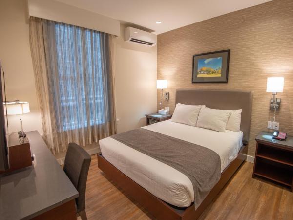 Strathcona Hotel : photo 5 de la chambre chambre lit queen-size