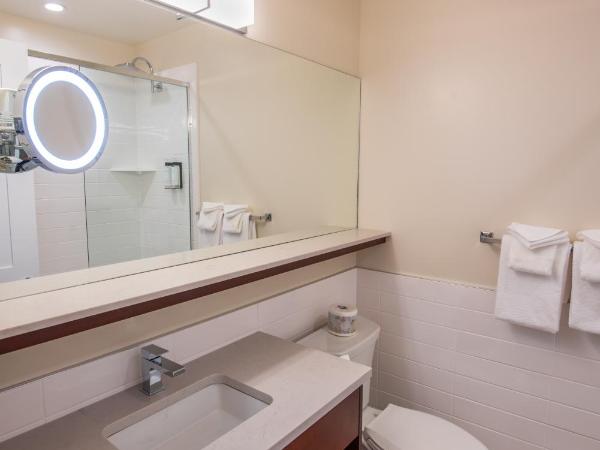 Strathcona Hotel : photo 7 de la chambre chambre lit queen-size