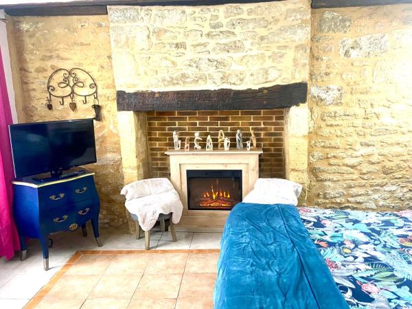 La Clef des Songes B&B de charme - Sarlat Centre - Parking gratuit - Piscine et espace bien-être à 400mètres : photo 10 de la chambre chambre double basique