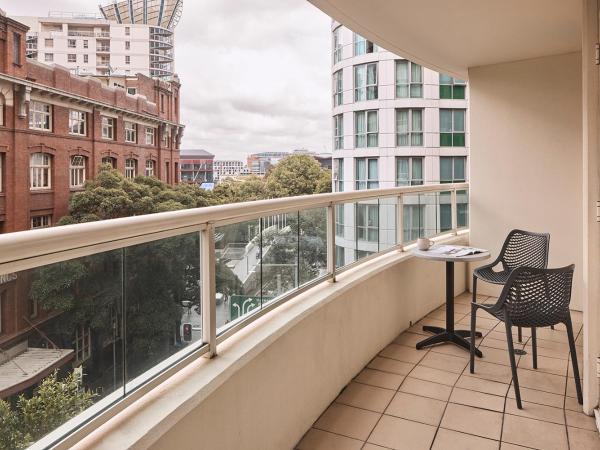 Rydges Darling Square Apartment Hotel : photo 4 de la chambre studio lit queen-size de luxe