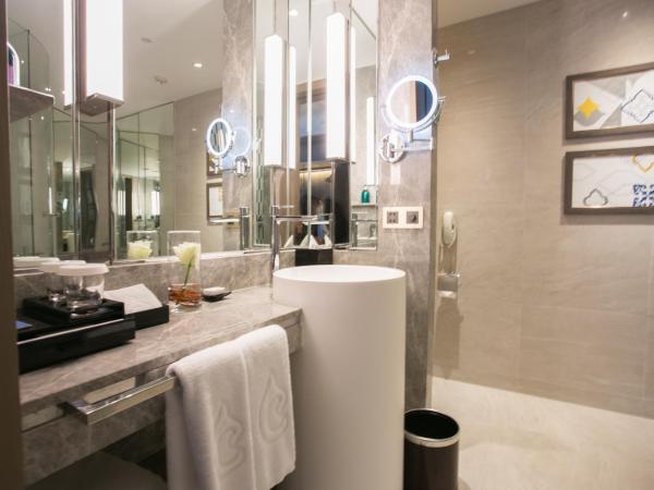 Centara Grand At CentralWorld : photo 1 de la chambre chambre lits jumeaux de luxe 