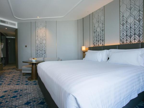 Centara Grand At CentralWorld : photo 2 de la chambre chambre lit king-size de luxe 