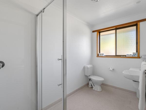 Riverfront Motel & Villas : photo 9 de la chambre two bedroom villa with en-suite