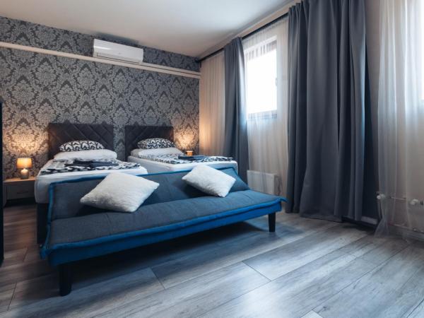 Végvári Hotel Eger : photo 8 de la chambre chambre double avec salle de bains privative extérieure