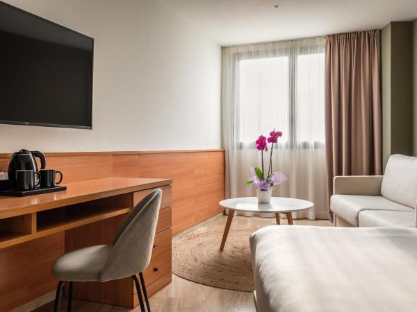 Hotel SB Express Tarragona : photo 2 de la chambre chambre familiale (2 adultes et 2 enfants)