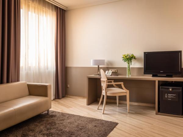 Hotel SB Ciutat Tarragona : photo 2 de la chambre chambre familiale (2 adultes + 4 enfants) 