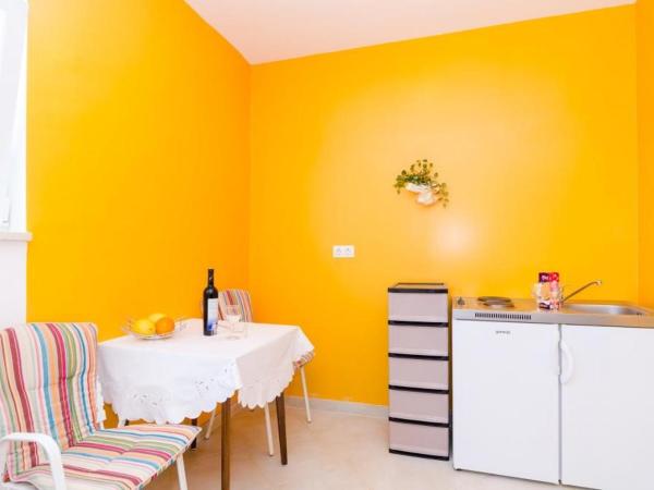 Apartments & Rooms Tapera : photo 10 de la chambre appartement 1 chambre confort avec terrasse - vue sur jardin