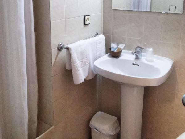 Hostal Lesseps : photo 5 de la chambre chambre simple