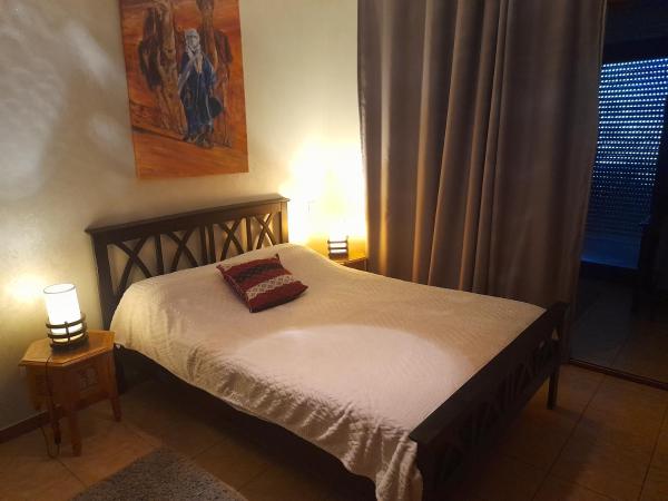 Chambre climatisée, salle de bain privée, fibre, piscine : photo 1 de la chambre chambre double avec salle de bains privative