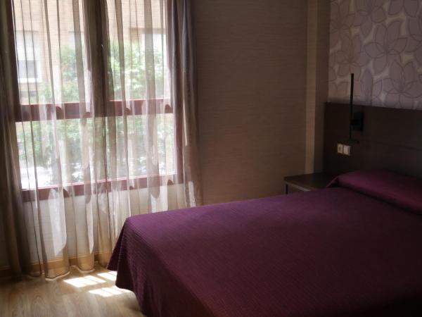 Hostal 4C Cuatro Caminos : photo 3 de la chambre chambre double supérieure