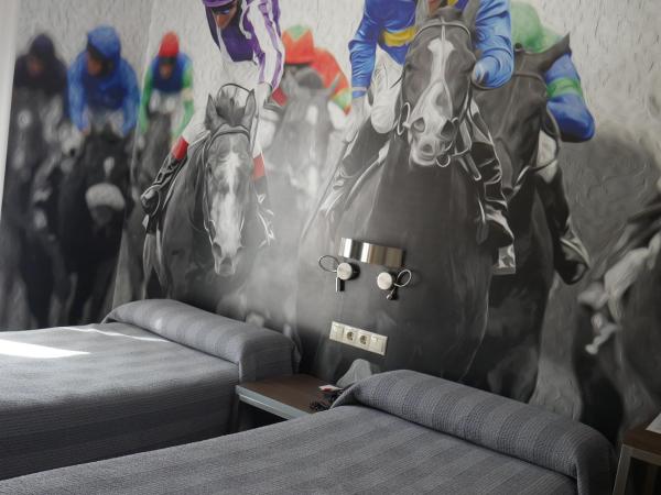 Hostal 4C Cuatro Caminos : photo 2 de la chambre chambre lits jumeaux