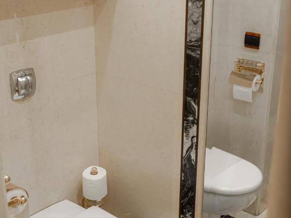 Les Amoureux de la Tour Eiffel : photo 1 de la chambre studio lit king-size deluxe