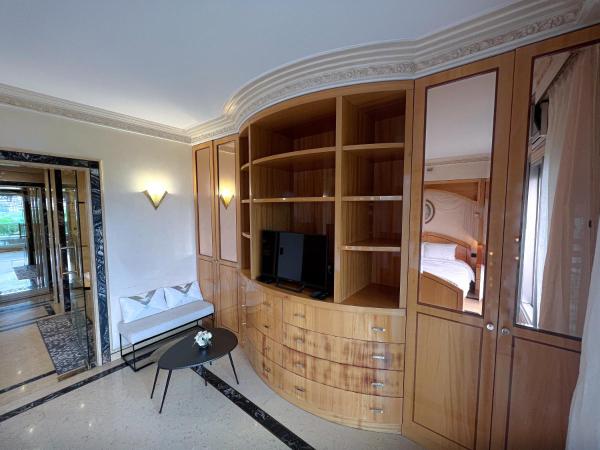 Les Amoureux de la Tour Eiffel : photo 2 de la chambre chambre lit king-size supérieure