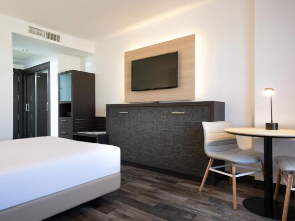 Hotel Cádiz Paseo del Mar, Affiliated by Meliá : photo 2 de la chambre chambre triple