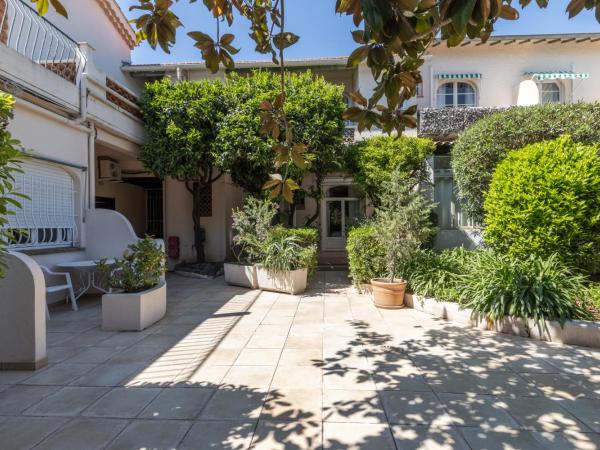 La Garoupe-Gardiole : photo 3 de la chambre bungalow avec petite terrasse privée